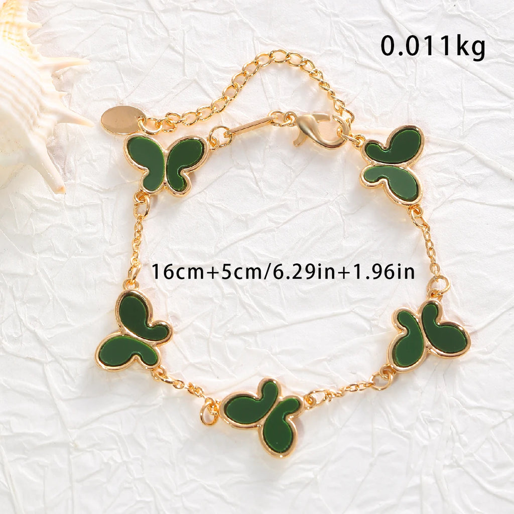 A fashionable and versatile daily butterfly-shaped mother-of-pearl lady's bracelet with simple design.