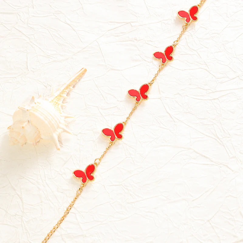 A fashionable and versatile daily butterfly-shaped mother-of-pearl lady's bracelet with simple design.