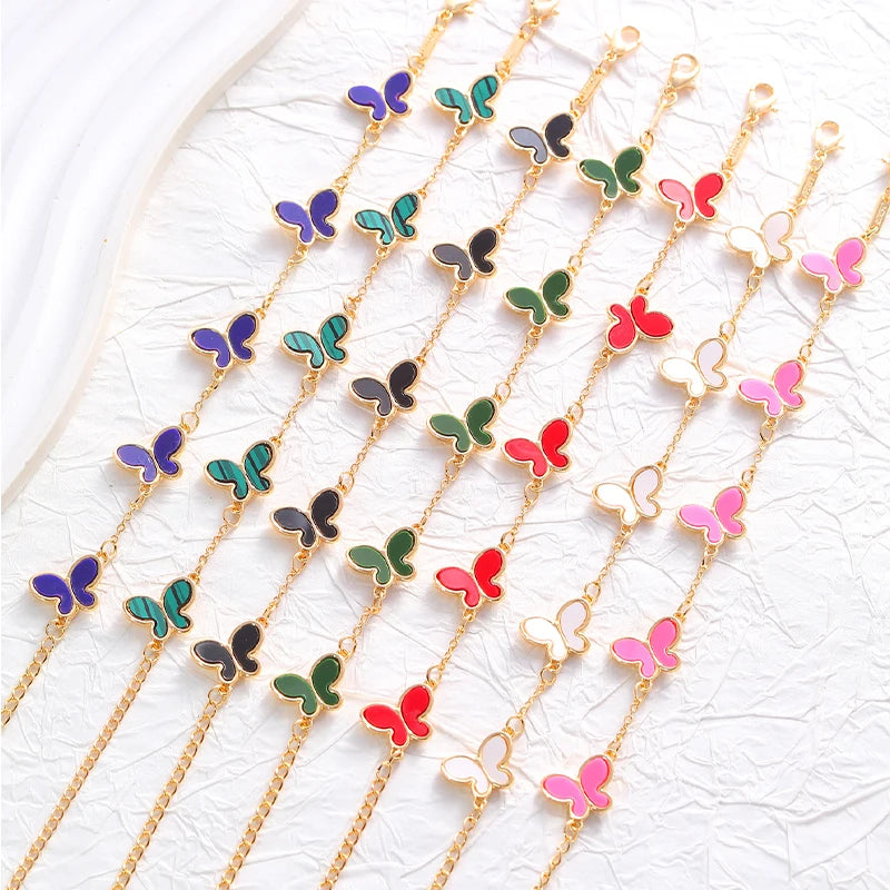 A fashionable and versatile daily butterfly-shaped mother-of-pearl lady's bracelet with simple design.